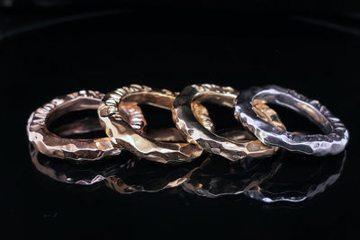 Eheringe gehämmert Core | Ring mit Gravur | dünner Ring | Ring Silber | CAPULET Schmuck Werkstatt München