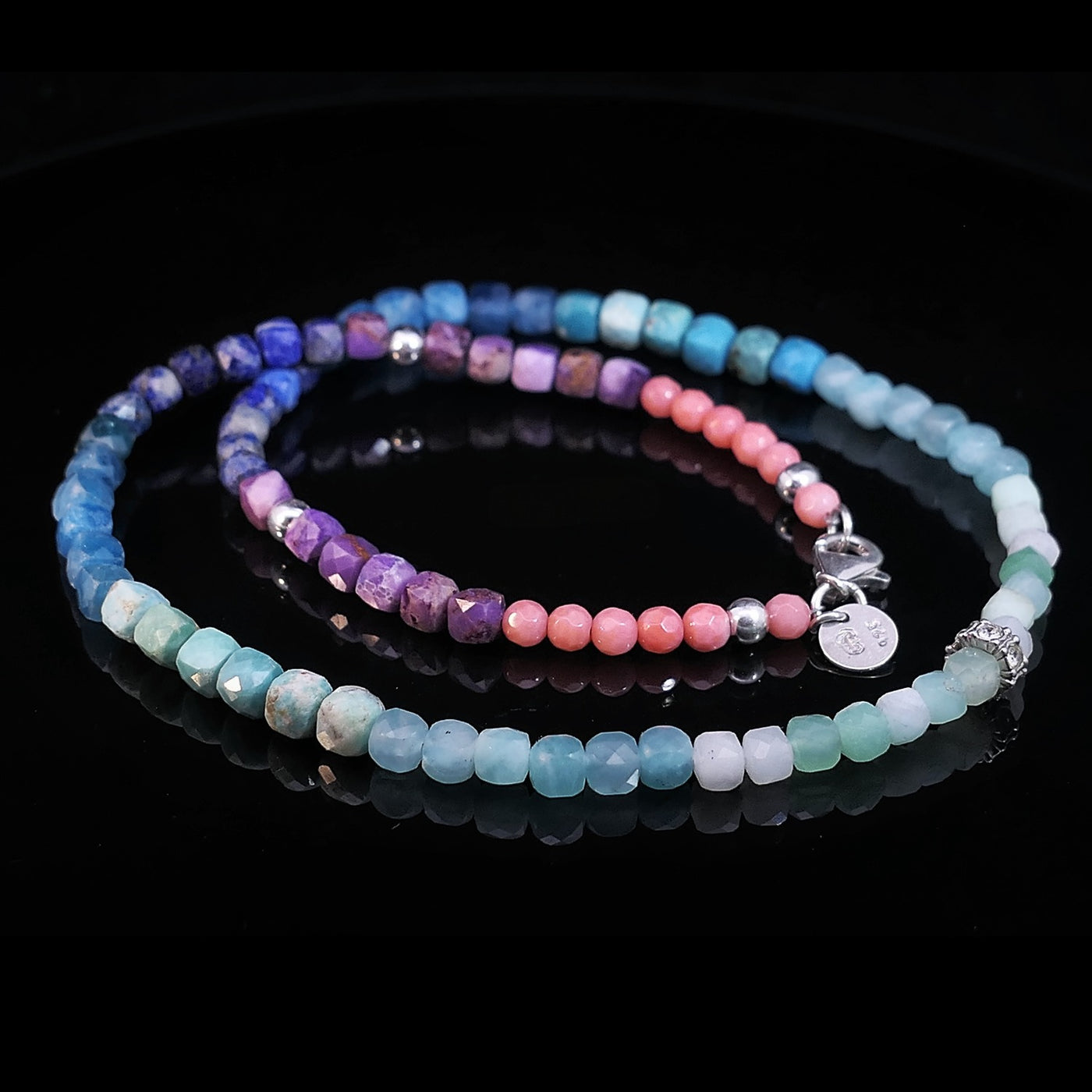Kette | bunte Edelsteinkette | Kette mit Farbverlauf | Kette mit Silber Ronde und Zirkonia | Farbverlauf Sunrise von hellblau bis corallrosa | OCEAN Kette Sunrise | CAPULET Schmuck Werkstatt München