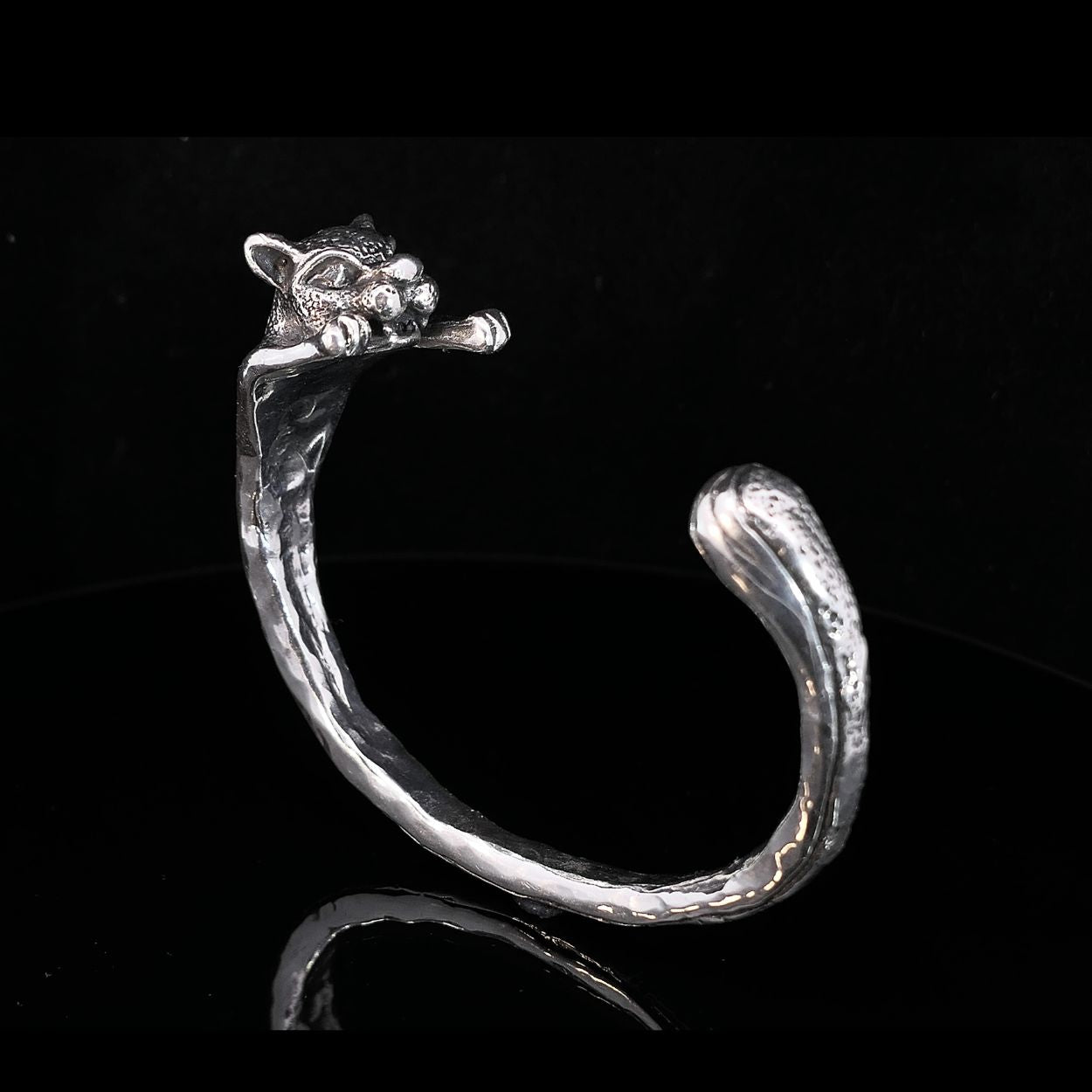 Panther Armreif_Armband_Silberschmuck_CAPULET Schmuck Werkstatt Muenchen