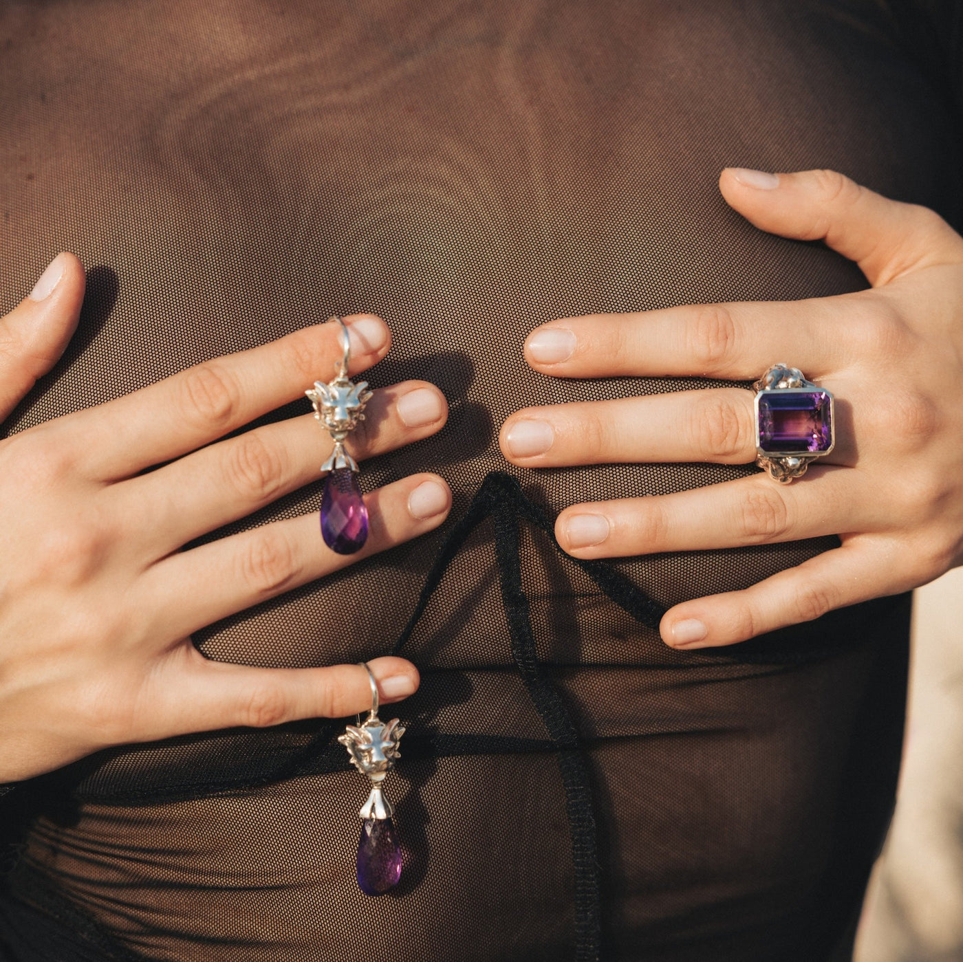 Ring_mit_Amethyst_Ohrringe_Edelstein_Lion_Lover_CAPULET_Schmuck_Werkstatt_Muenchen_Kopie