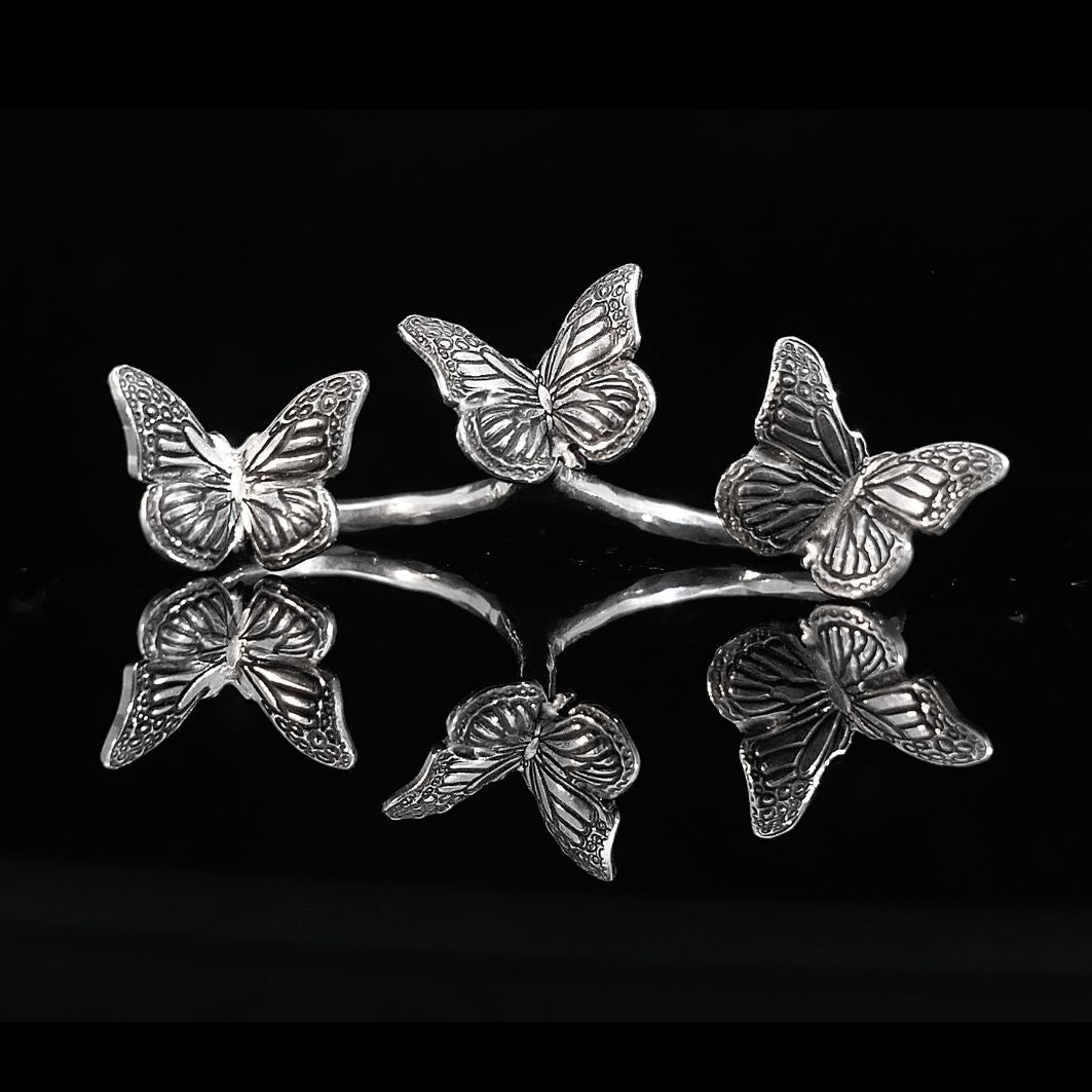 Silberring | Ring mit Schmetterling | 3 Schmetterlinge | Mariposa | CAPULET Schmuck Werkstatt München 