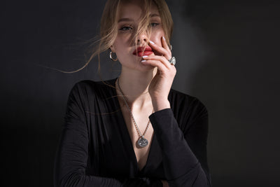 Schwere_Silberkette_Amulett_Muenze_Shero_Amor_Ring_CAPULET_Schmuck_Werkstatt_Muenchen_2_Kopie
