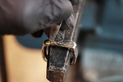 Eheringe gehämmert Core Quader | Ring eckig | Ring mit Gravur | CAPULET Schmuck Werkstatt München