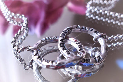 Kette mit Gravur Couple Goals | Halsketten Damen | Kette mit Ringen | CAPULET Schmuck Werkstatt München