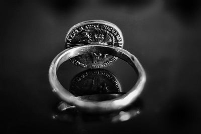 Ring mit Münze Greatest | Ring Silber | Ring gehämmert | Münzring | CAPULET Schmuck Werkstatt München