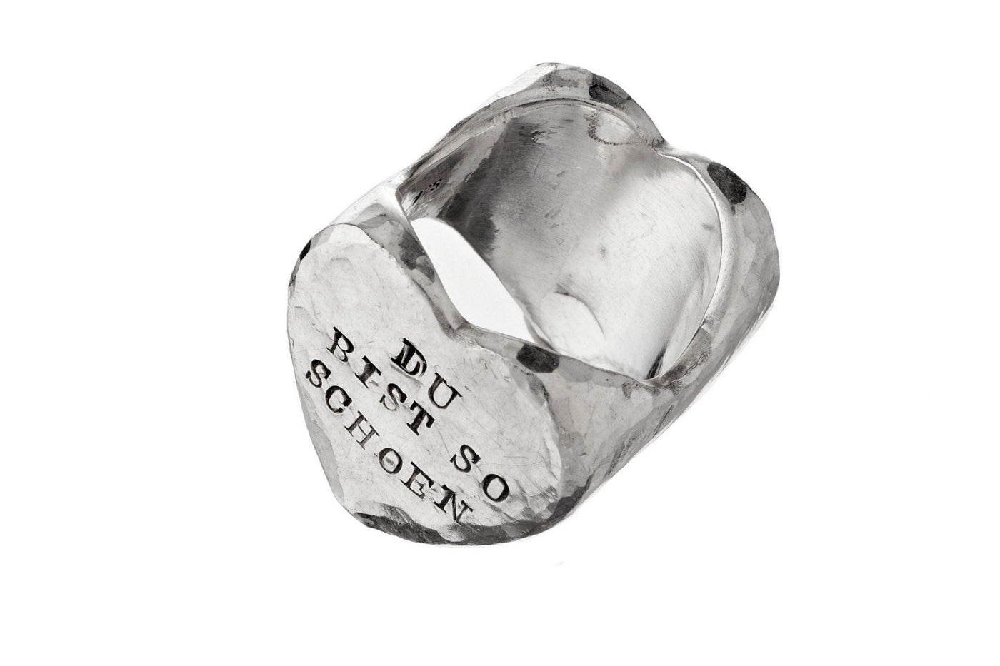 Herz Ring Lovecore | Silberring | Ring mit Gravur | gehämmerter Ring | CAPULET Schmuck Werkstatt München