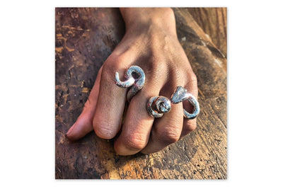 Schlangenring Seduction | Ring Silber | Zwei Finger Ring | Statementring | CAPULET Schmuck Werkstatt München